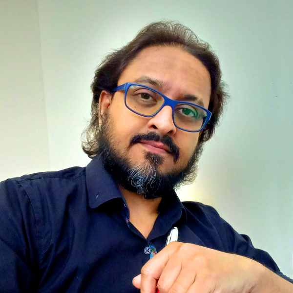 Dr Nalaka Dissanayake